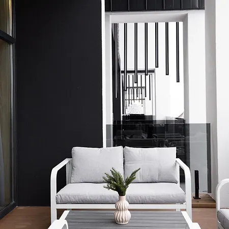 Вилла Black & White Буковель