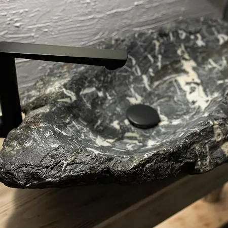 Black & White Вилла